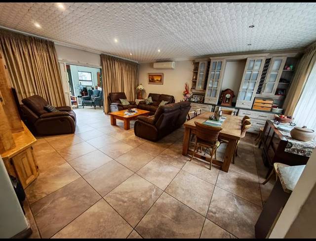 3 BEDROOM HOUSE FOR SALE IN VANDERBIJLPARK SE 6